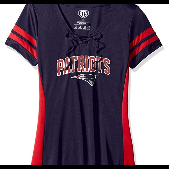 Tops - Women’s Patriots shirt sleeve shirt